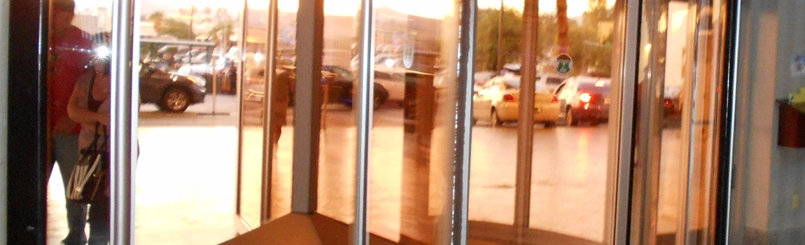 Storefront Glass Repair Cost in Pine Hills, FL